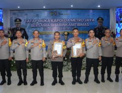 Aiptu Erwanto, Bhabinkamtibmas Poris Gaga, Terima Penghargaan dari Kapolda Metro Jaya