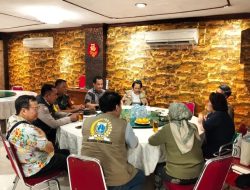 Tiga Pilar Solid, Silaturahmi Lurah Gondangdia Perkuat Sinergi RW–LMK untuk Keamanan Wilayah