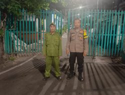 Bhabinkamtibmas Petojo Utara Sambangi Satkamling RW 03, Perkuat Pengawasan Lingkungan Malam Hari