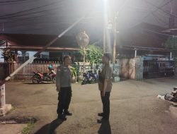 Polisi Sambangi Poskamling RT 04/07 Benhil Tanah Abang, Terus Bersinergi Jaga Keamanan