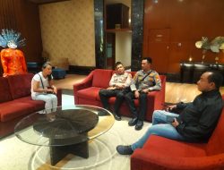 Pelayanan Polsek Sawah Besar Dampingi Warga” Cari Keluarganya Dengan Humanis