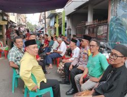Takziah Di Rumah Duka Bhabinkamtibmas Kampung Rawa, Pererat Silaturahmi dan Kepedulian Sosial