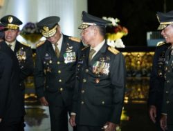 Panglima TNI Hadiri Upacara Ziarah Nasional Peringatan Hari Pahlawan 2025 di TMPNU Kalibata