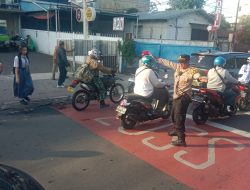 Tingkatkan Pelayanan Publik, Polsek Kemayoran Lakukan Pengaturan Pagi Hari