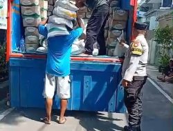 Monitoring Distribusi Bantuan Pangan di RPTRA Melati, Bhabinkamtibmas Pastikan Penyaluran Tepat Sasaran
