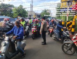 Pelayanan Masyarakat Pagi Hari, Kapolsek Johar Baru Cek Personel Pengaturan Lalin di 7 Titik Padat Arus
