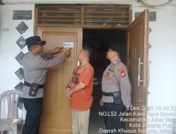 Upaya Preventif Kepolisian: Unit Samapta Polsek Johar Baru Sosialisasikan Stiker Barcode di Gereja Pommadi