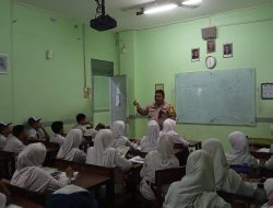 Dekatkan Diri dengan Pelajar, Polri Lakukan Penyuluhan di SMPN An-Nur