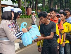 Polda Metro Jaya Rangkul Ojol dan PHL Lewat Jum’at Peduli: Kita Jaga Jakarta Bersama