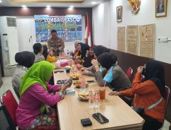 Lomba Orasi Emak-Emak Jaga Jakarta, Polsek Sawah Besar Beri Panggung untuk Polisi Keluarga
