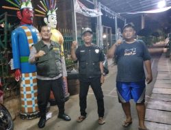 Bhabinkamtibmas Menteng Sambangi Satkamling Dinihari, Ajak Warga RT 10 RW 08 Perkuat Keamanan Lingkungan