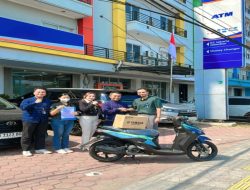 Apresiasi Nasabah, BRI KC Jakarta Jelambar Serahkan Hadiah Motor Pemenang Program PHS