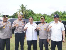 Polres Karawang melaksanakan pelayanan pengamanan Panen Raya dan Pengumuman Swasembada Pangan Nasional di Cilebar