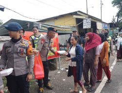 Brimob Polda Metro Jaya Hadirkan Dapur Lapangan untuk Warga Banjir Cikarang Utara
