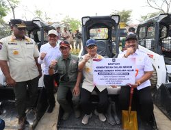 Kasatgas Tito Karnavian Salurkan Bantuan Terpadu untuk Percepat Pemulihan Aceh Tamiang