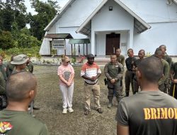 Operasi Damai Cartenz 2026 Wujudkan Kedamaian melalui Aksi Bersih Gereja di Kuala Kencana