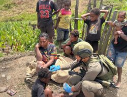 Sentuh Hati Warga, Satgas Damai Cartenz 2026 Gelar Patroli dan Pengobatan Keliling di Sinak