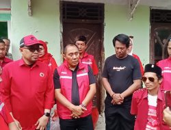 TPDI Perjuangan Bersama REPDEM Temui Kepala Desa Idaman, Salurkan Bantuan Pascabencana