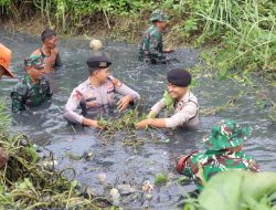 TNI-Polri Bersama Warga, Kerja Bakti Serentak di 17 Kecamatan Bekasi