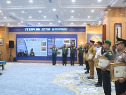Kapolres Jakpus Terima Brevet Kehormatan ‘Setia Waspada’ dari Paspampres