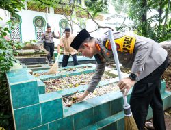 Ramadhan Penuh Kepedulian, Polres Metro Jakarta Timur Hadirkan Bang Jasri untuk Perkuat Kamtibmas dan Kebersamaan Umat