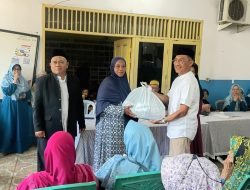 RW 01 Semper Barat Santuni 105 Anak Yatim dan 229 Kaum Dhuafa di Bulan Ramadan