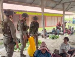 Patroli Humanis Jadi Ruang Harapan, Satgas Damai Cartenz Dorong Perputaran Ekonomi Mama-Mama Sinak