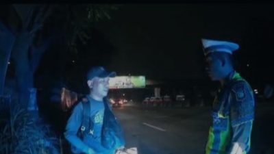 Humanis di Arus Balik, Polantas Tangsel Bantu Pemudik Kehabisan Ongkos Hingga Tiba di Rumah
