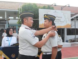 Kalapas Riko Stiven Pimpin Upacara Kenaikan Pangkat 12 Pegawai Lapas Serang