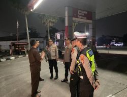 Isu Kenaikan BBM Memanas, Polres Metro Tangerang Kota Turun Jaga SPBU
