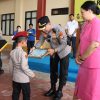 Polres Jakpus Wujudkan Harapan Deni Jadi Polisi Cilik, Beri Semangat Anak Pejuang Leukemia