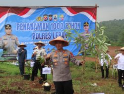 Kapolres Lebak Dampingi Kapolda Banten Tanam 1.000 Pohon dan Resmikan Jembatan Merah Putih Presisi di Lebak