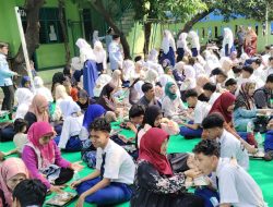 Momen Haru Pengumuman Kelulusan MTs Nur-Attaqwa, Orang Tua Suapi Anak dengan Menu MBG