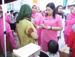 Bhayangkari Metro Jakarta Pusat Salurkan Bantuan untuk Korban Kebakaran Pasar Jiung Kemayoran