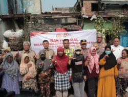 Polri Beri Layanan Kesehatan dan Bantuan Sosial untuk Korban Kebakaran Pasar Jiung Kemayoran