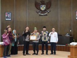 Polda Riau Raih Dua Penghargaan Keterbukaan Informasi Publik, Kapolda: Kado Istimewa Hari Bhayangkara ke-80