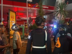 Brimob Polda Metro Jaya Bantu Penanganan Kebakaran Gedung Bapenda DKI